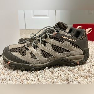 Women’s Merrill Alverstone hiking/trail shoes size 9